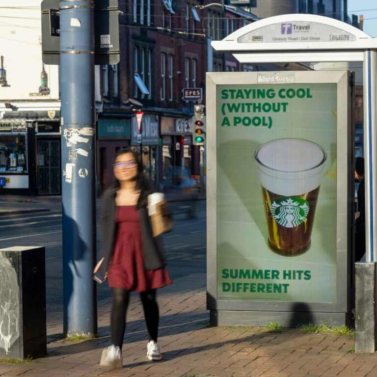 Starbucks D6 advertisement