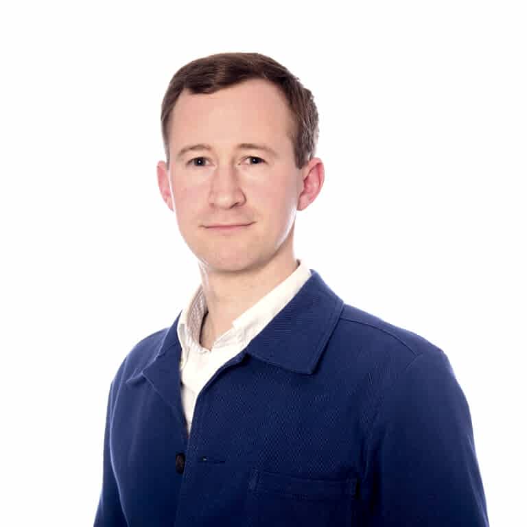 Alexander Dixon headshot